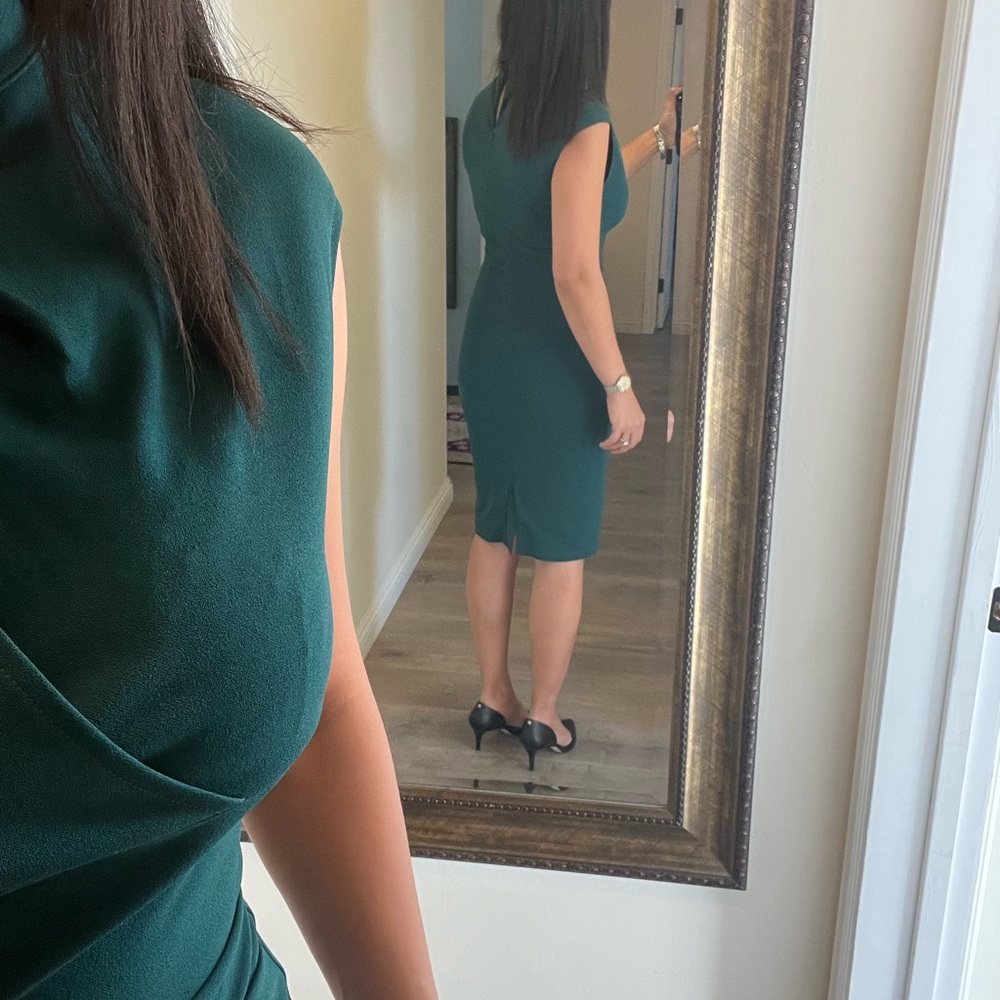 Elegant Green Sleeveless Dress